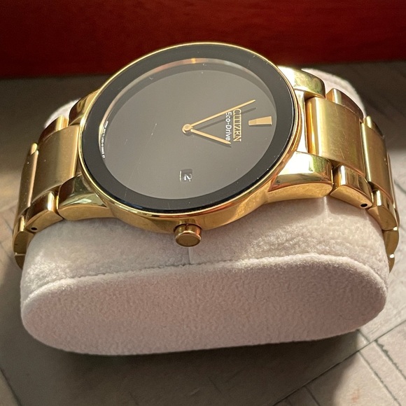 Men’s Citizens Eco-Drive Watch - Picture 2 of 5